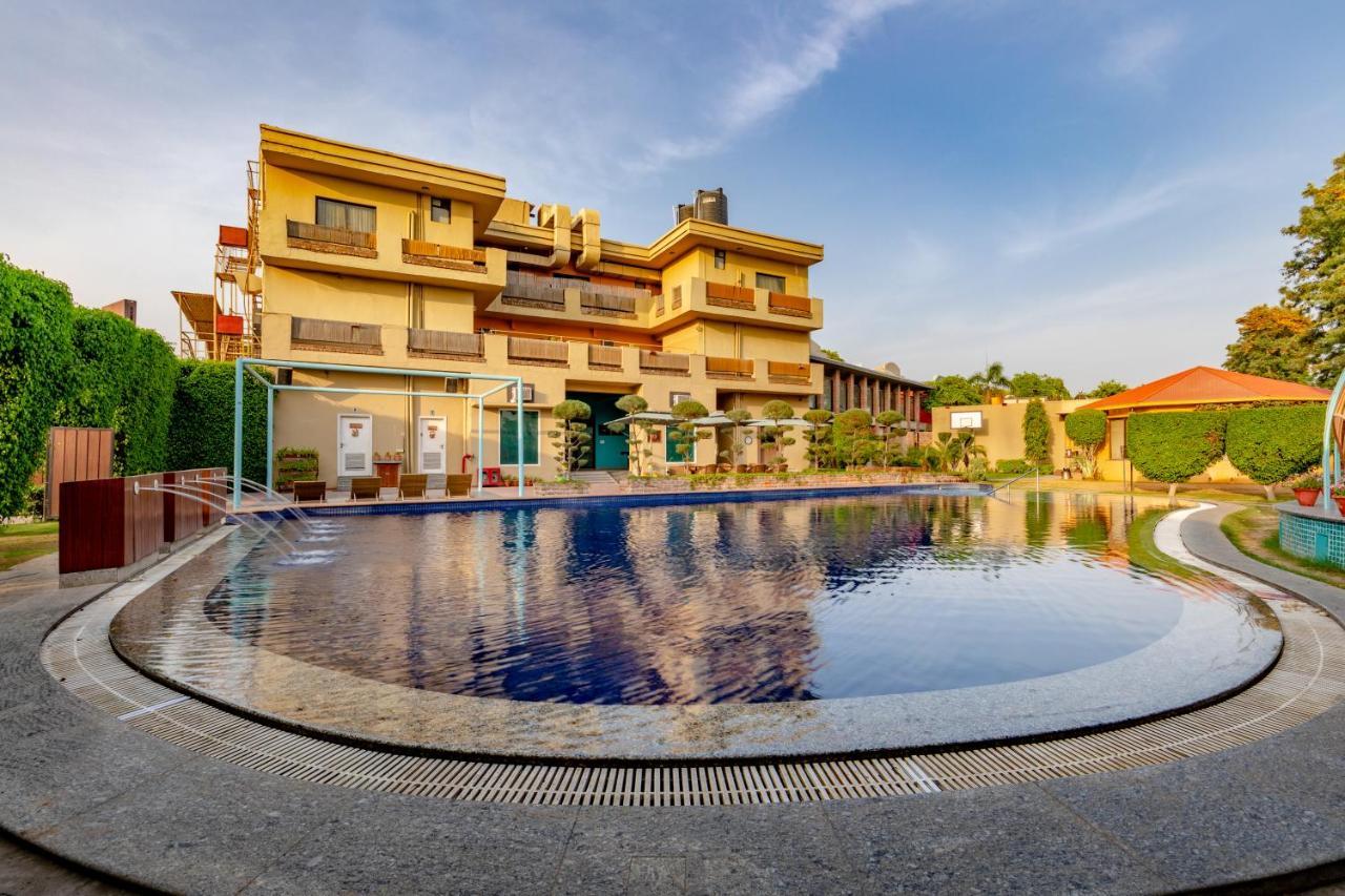 Downtown Resorts Nh8 Dhāruhera 外观 照片